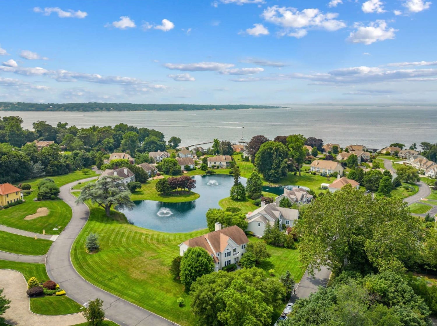 Legend Yacht & Beach Club, Glen Cove