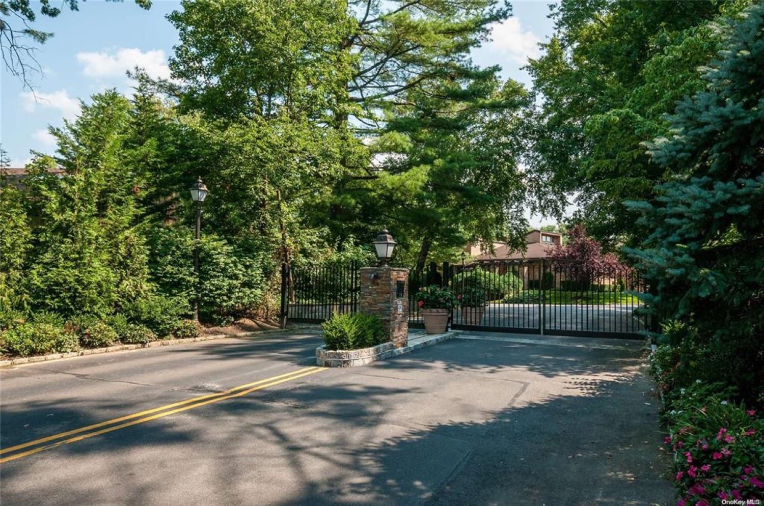 Whitewood at North Hills, North Hills (Roslyn)